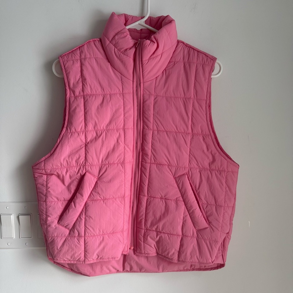 Women's TCEC Quilted Puff Vest in Pink Size Small NEW Winter Barbiecore